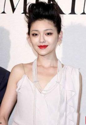 娱乐圈吃瓜喜剧女星是谁,揭秘“吃瓜喜剧女星”背后的故事